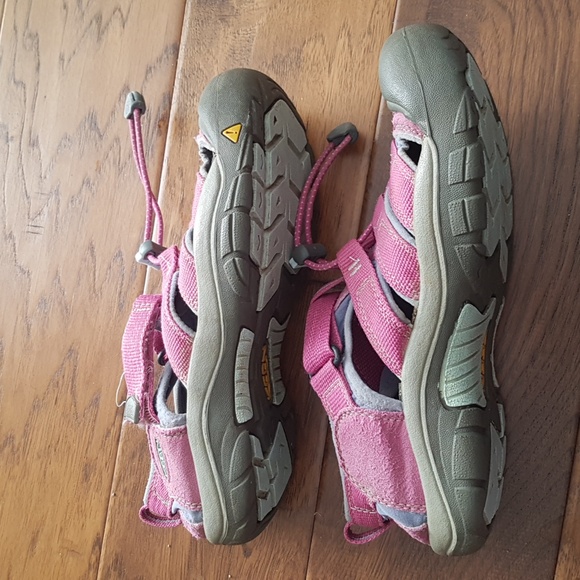 Keen Newport H2 Waterproof Hiking Outdoor Pink Purple Kids Sandals Size 4 - Picture 4 of 16
